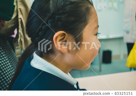 younger, person, girl 83325151