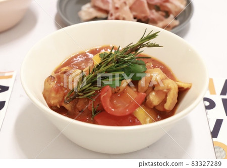 雞肉捲心菜午餐 83327289