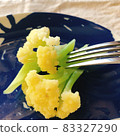 煮花椰菜和叉子 83327290