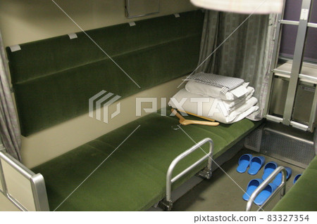 B臥舖列車下舖 B臥舖列車下舖 83327354