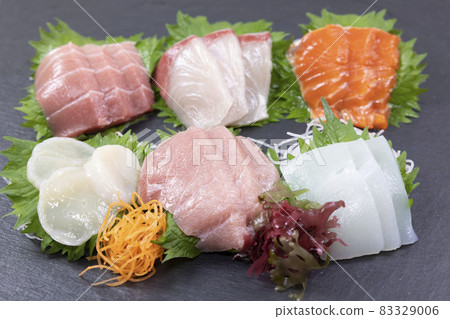 各種美味生魚片配金槍魚 83329006