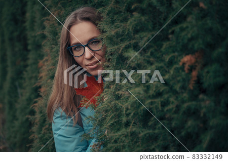 Beautiful autumn woman 83332149