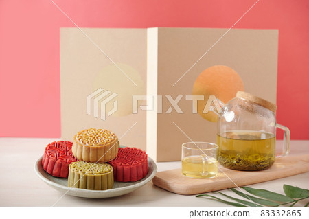 Dinner Table for Mid Autumn Celebration 83332865