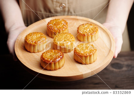 Tray with Beautiful Mooncakes Tray with Beautiful Mooncakes 83332869