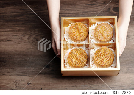 Mooncakes for the Guests Mooncakes for the Guests 83332870