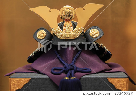 May dolls (gold folding screen) 83340757