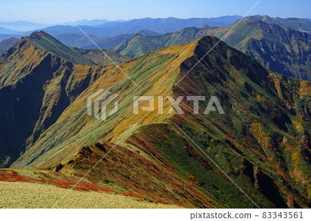 Autumn Tanigawadake view / vertical runway 83343561