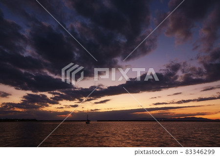 Coastal evening view / autumn 83346299
