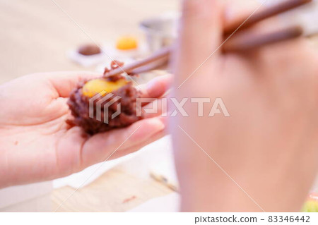 Making Japanese sweets at a Japanese sweets experience class in Kyoto 83346442