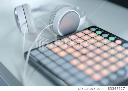 Music production equipment and headphones, beatmaker 83347327