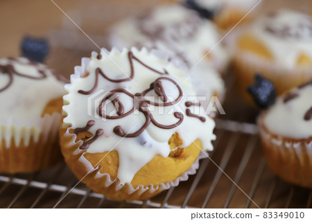 Pumpkin muffins for Halloween - homemade treats Pumpkin muffins for Halloween - homemade treats 83349010
