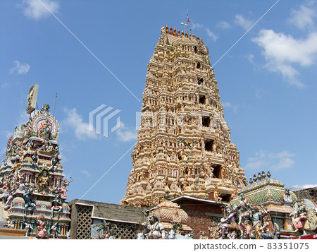 Shri-lanka, the Buddistsky temple 83351075