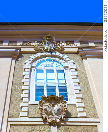 The typical view of a house window in the center of Salzburg 83352031