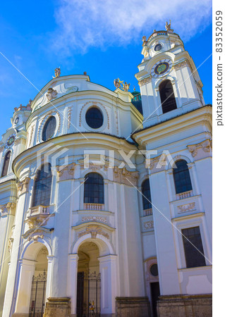 Famous Salzburg Cathedral or Salzburger Dom at Domplatz, Salzburg Land, Austria Famous Salzburg Cathedral or Salzburger Dom at Domplatz, Salzburg Land, Austria 83352059