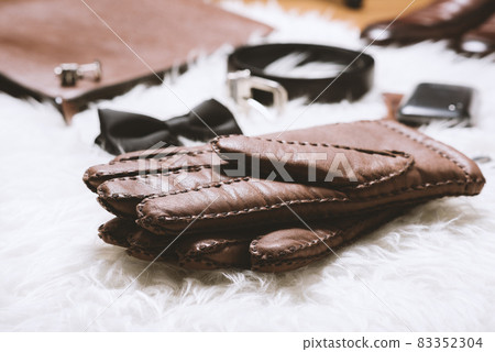 brown leather gloves 83352304