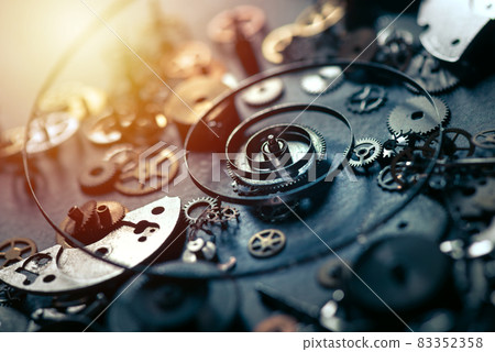 many parts of mechanical wristwatch 83352358
