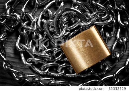 chain and padlock chain and padlock 83352529