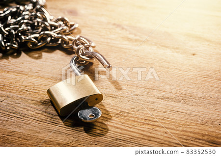 chain and padlock chain and padlock 83352530