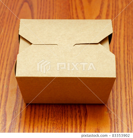 Closed box 83353902