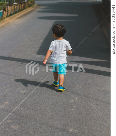 younger, baby boy, boy 83359441