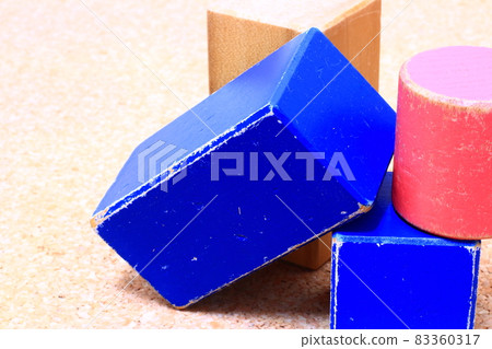 Colorful building blocks-on the cork board Colorful building blocks-on the cork board 83360317