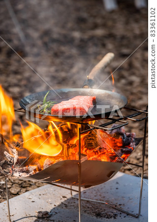 篝火與戶外露營 83361102