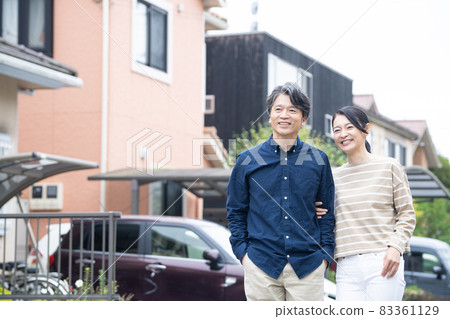 Middle couple housing Middle couple housing 83361129