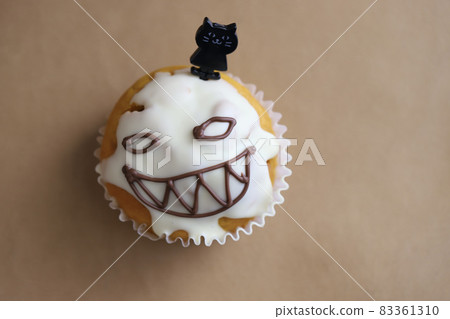 Pumpkin muffins for Halloween - homemade treats Pumpkin muffins for Halloween - homemade treats 83361310