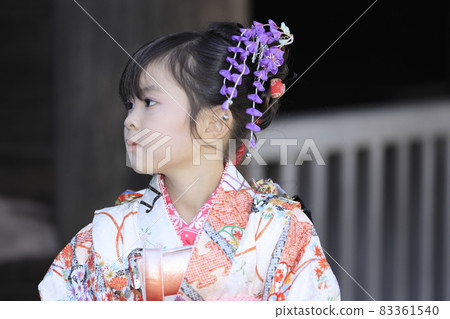 Elementary school girl (7 years old) celebrating Shichigosan at a shrine Elementary school girl (7 years old) celebrating Shichigosan at a shrine 83361540