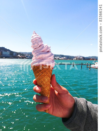 Ice cream at sea 83366141