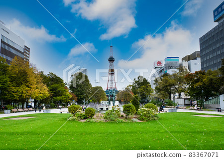札幌是秋天大通公園的風景 83367071
