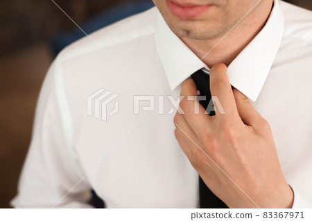 elegant businessman dressed costume before meeting with a partners 83367971
