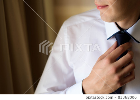 elegant businessman dressed costume before meeting with a partners 83368006