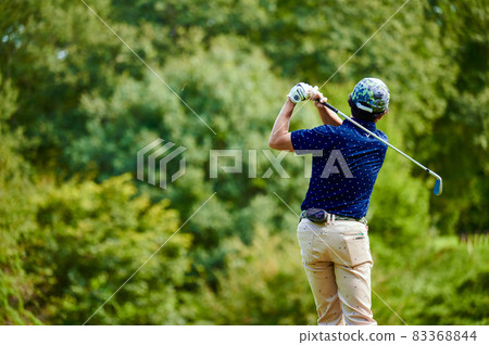 Golfer blue sky Golfer blue sky 83368844