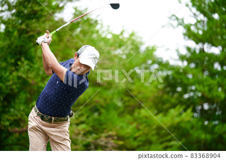 Golfer green background Golfer green background 83368904