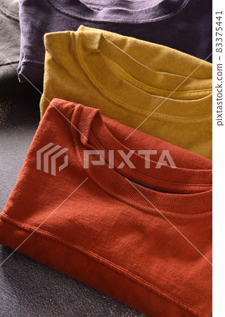 Colorful T-shirt 83375441