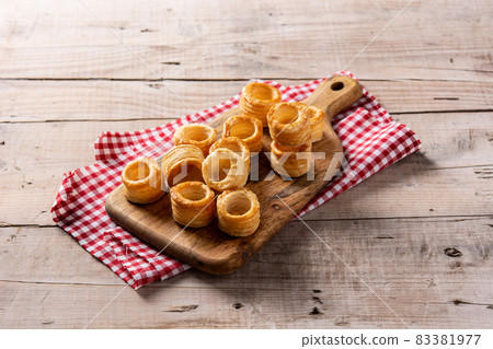 Traditional English Yorkshire pudding 83381977
