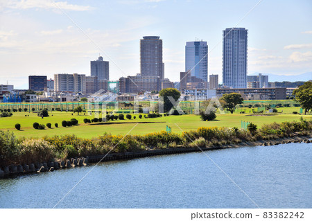 從玉川大橋/多摩川（神奈川縣川崎市）眺望新川崎 [2021.10] 83382242