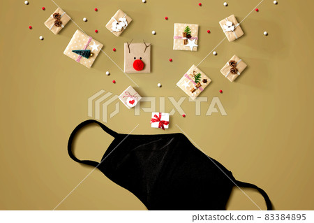 Christmas gift boxes with a cloth black face mask Christmas gift boxes with a cloth black face mask 83384895