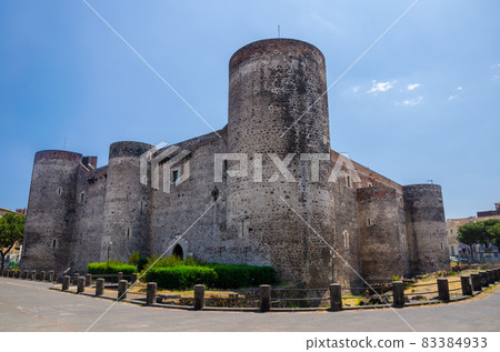 Old medieval royal castle Castello Ursino, Sicily, Catania, Italy 83384933