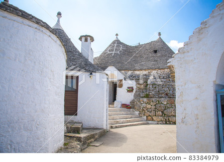 Town of Alberobello, village with Trulli houses in Puglia Apulia region 83384979