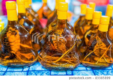 [Vietnam] Cobra liquor 83385899