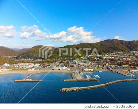 Photographing the scenery of Toyoura fishing port in Toyoura-cho, Hokkaido in autumn Photographing the scenery of Toyoura fishing port in Toyoura-cho, Hokkaido in autumn 83386360
