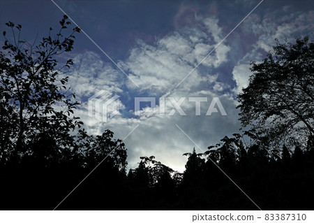 Early dawn in autumn, sunrise soon, Tadami Town, Fukushima Prefecture Early dawn in autumn, sunrise soon, Tadami Town, Fukushima Prefecture 83387310