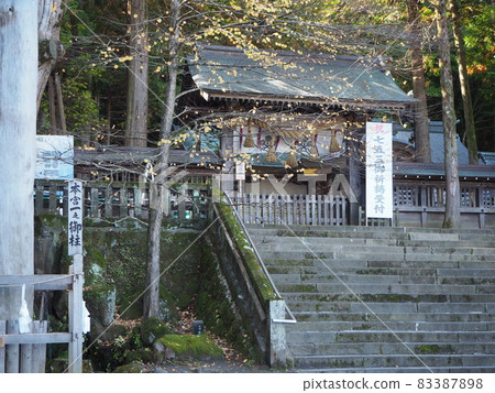 Suwa Taisha Upper Shrine Hongu 83387898