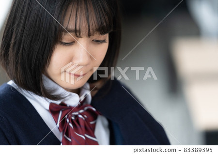 女高中生肖像 83389395