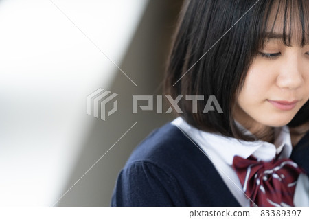 女高中生肖像 83389397