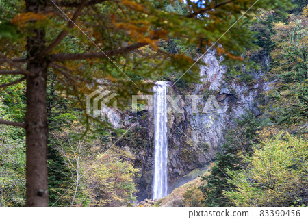 平湯溫泉、平湯大瀧及周邊景色 83390456