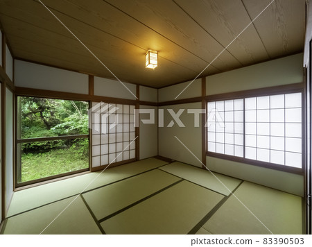 日式花園景客房、帶榻榻米和屏風的日式房屋 日式花園景客房、帶榻榻米和屏風的日式房屋 83390503