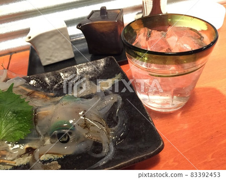 Making squid, a specialty of Yobuko 83392453